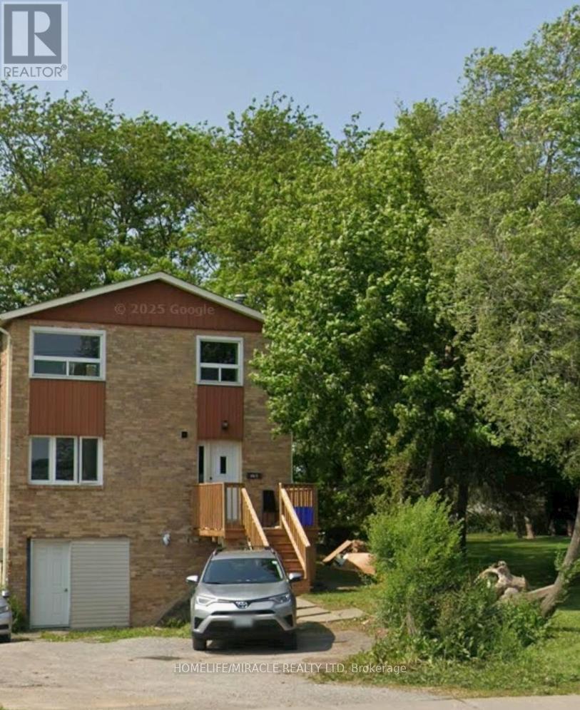 361 Scott St #a, St. Catharines, ON L2M 3W2
