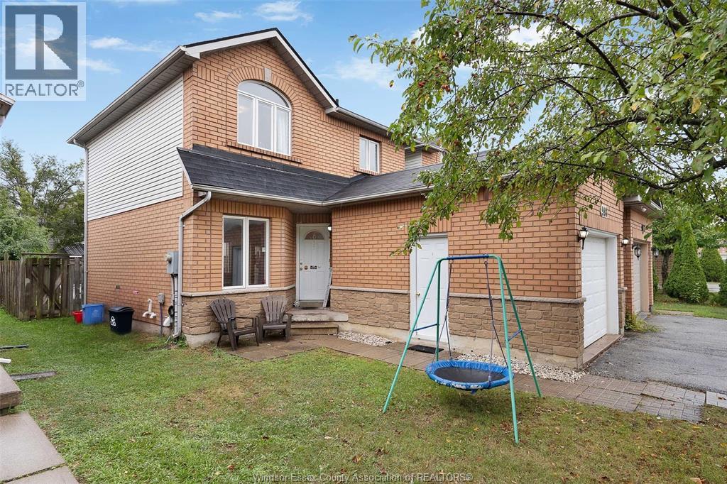 998 Peach Blossom, Windsor, ON N9G 2S2