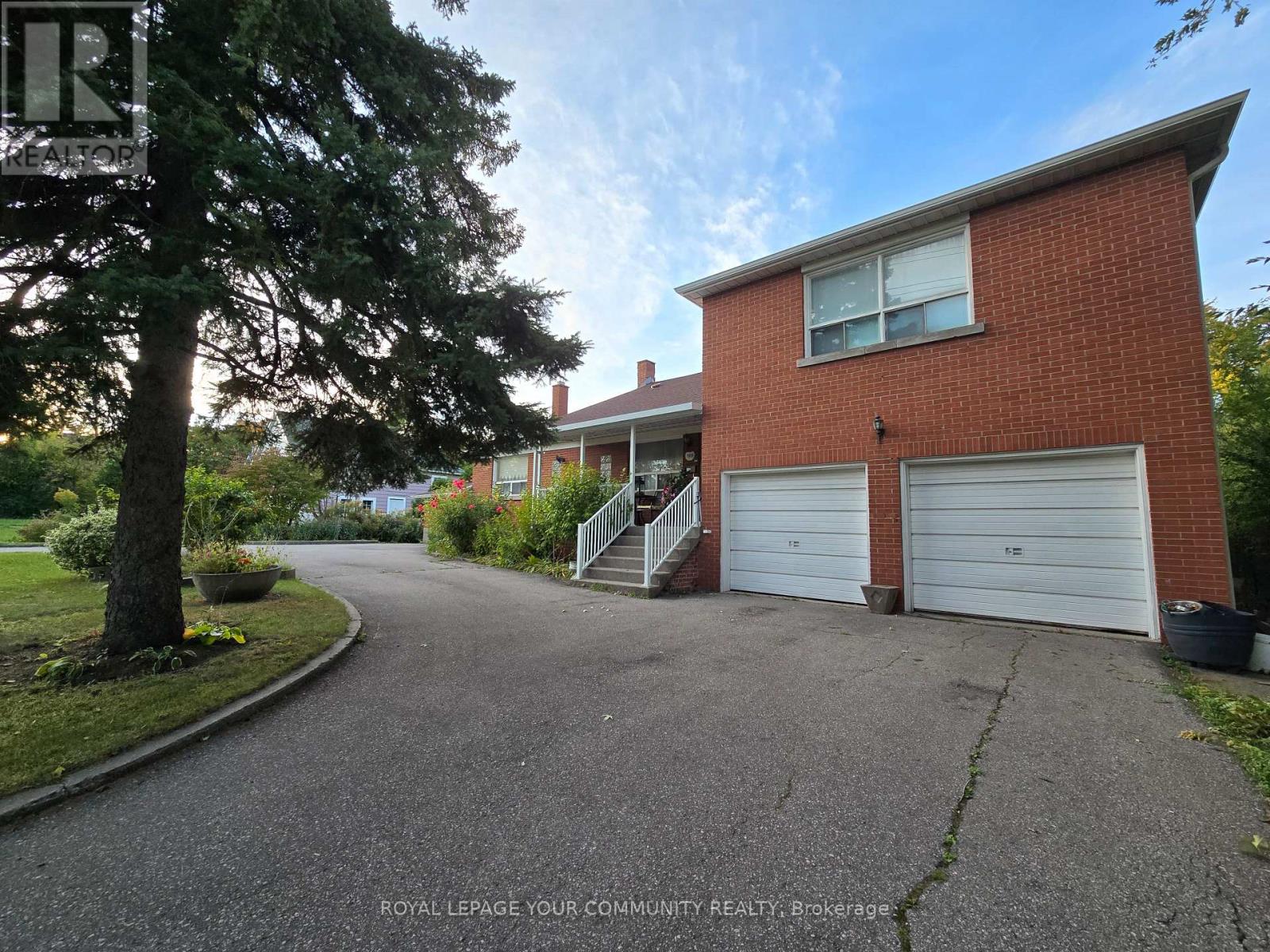 100 Langstaff Rd, Richmond Hill, ON L4C 6N4