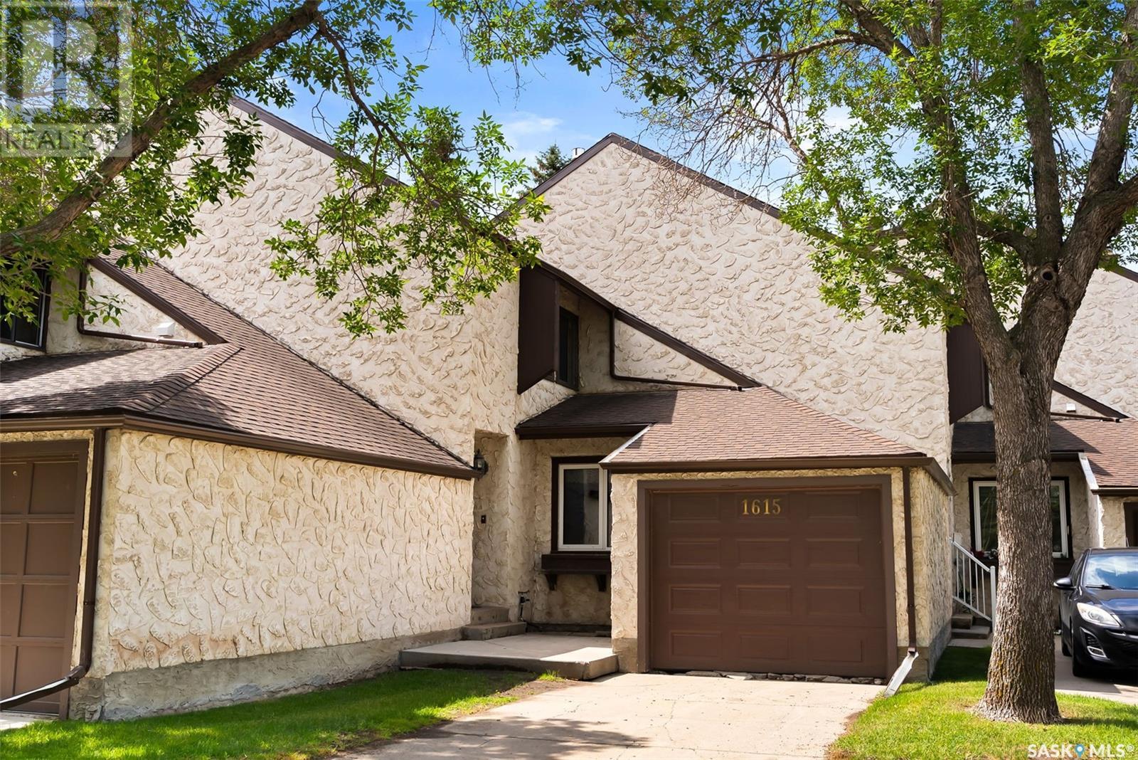 1615 23 Avenue, Regina, SK S4S 5Z9