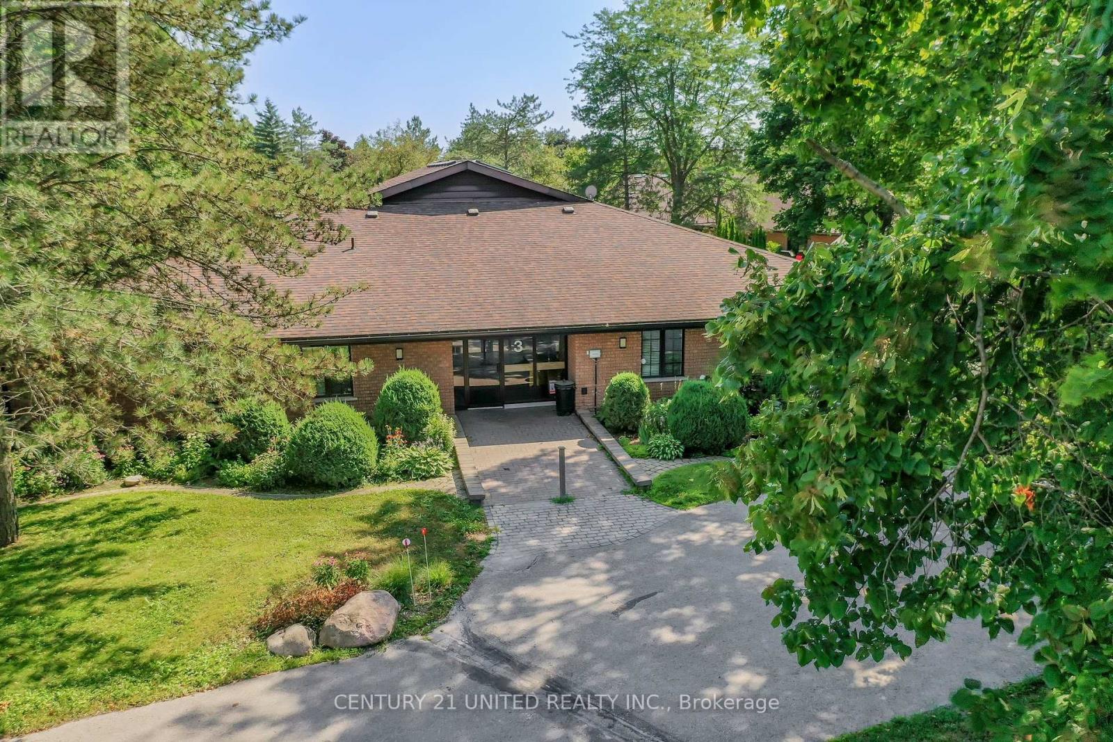 1 3 Paddock Wood, Peterborough, ON K9H 7H2