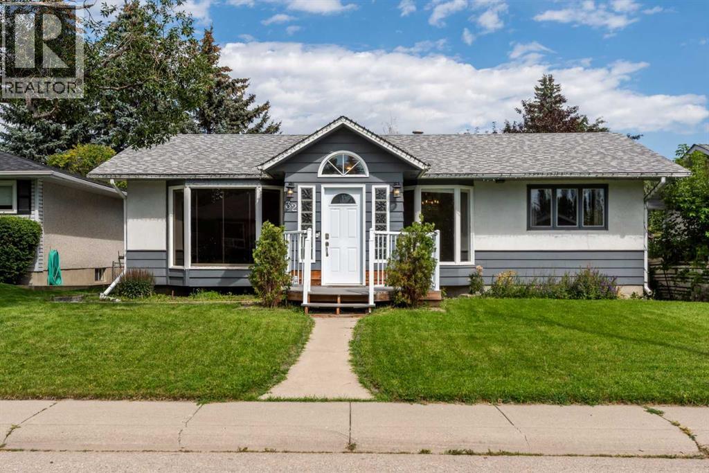 32 Atlanta Cres SE, Calgary, AB T2J 0Y1