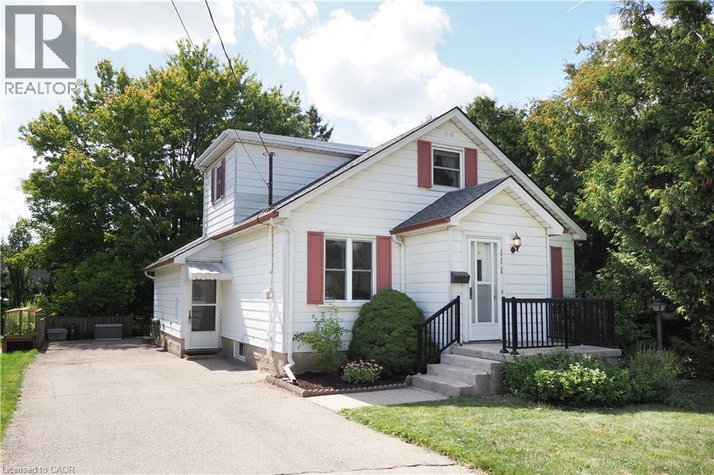 111 North Dr, Kitchener, ON N2M 1K7