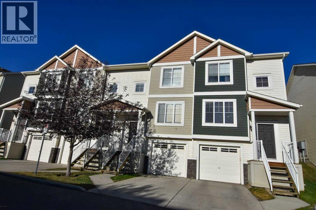 156 Pantego Ln NW, Calgary, AB T3K 0T1