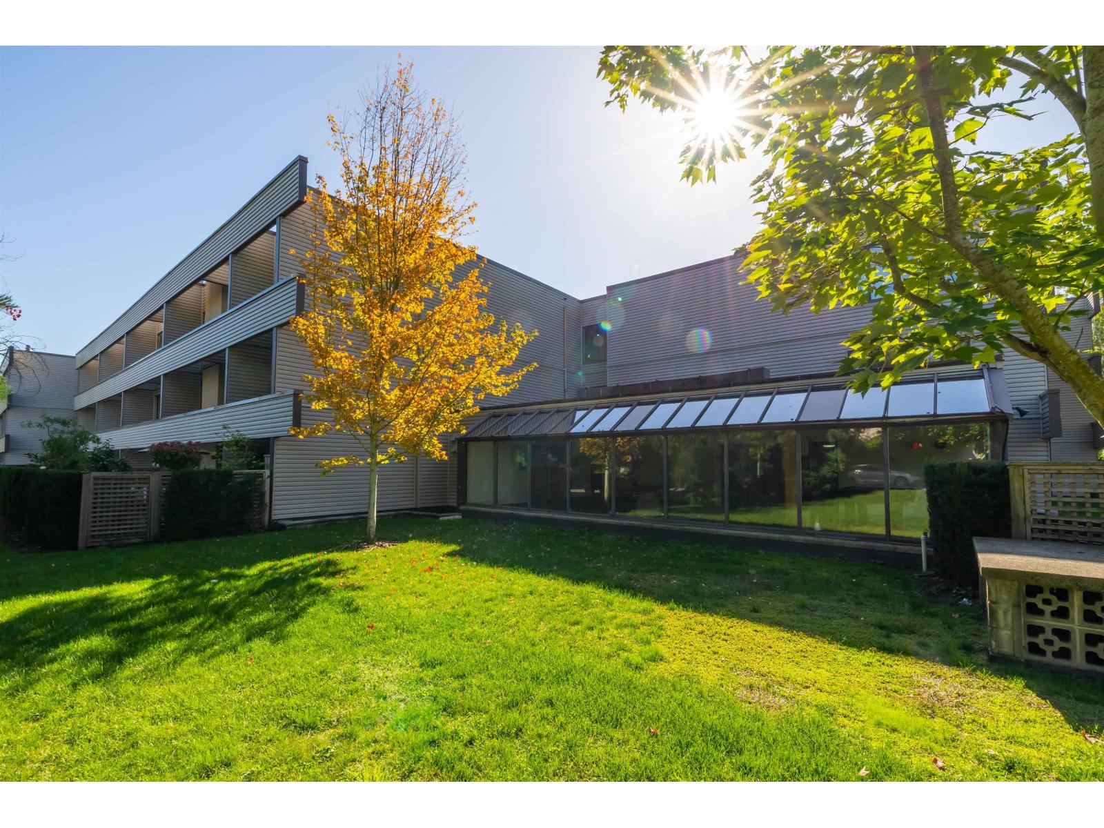 15275 19 Avenue Unit 217, Surrey, BC V4A 1X6
