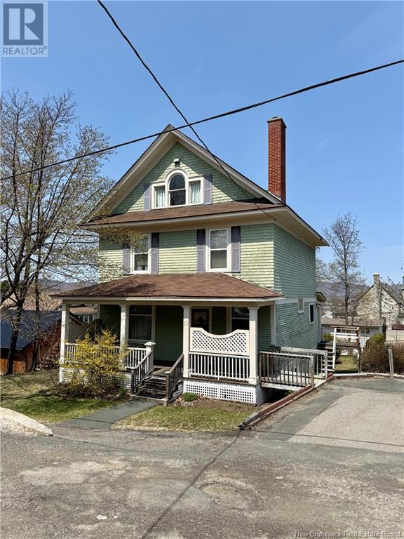 23 Stanley St, Campbellton, NB E3N 1G8