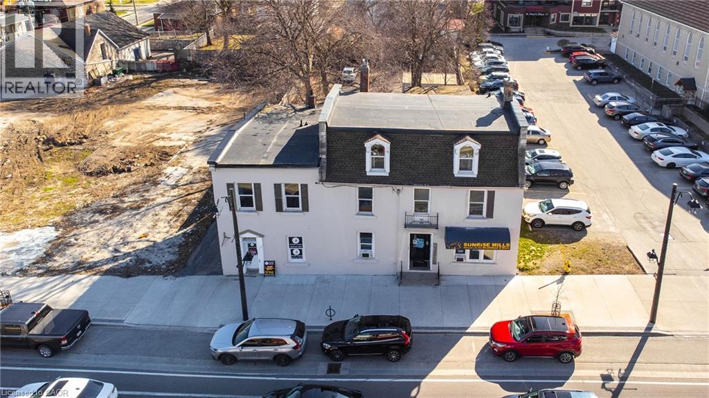 840-846 King St E, Cambridge, ON N3H 3P2