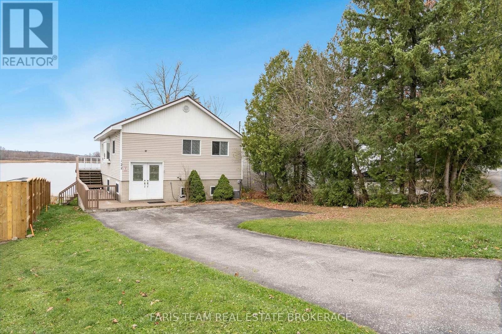122 Mitchells Beach Rd, Tay, ON L0K 2A0