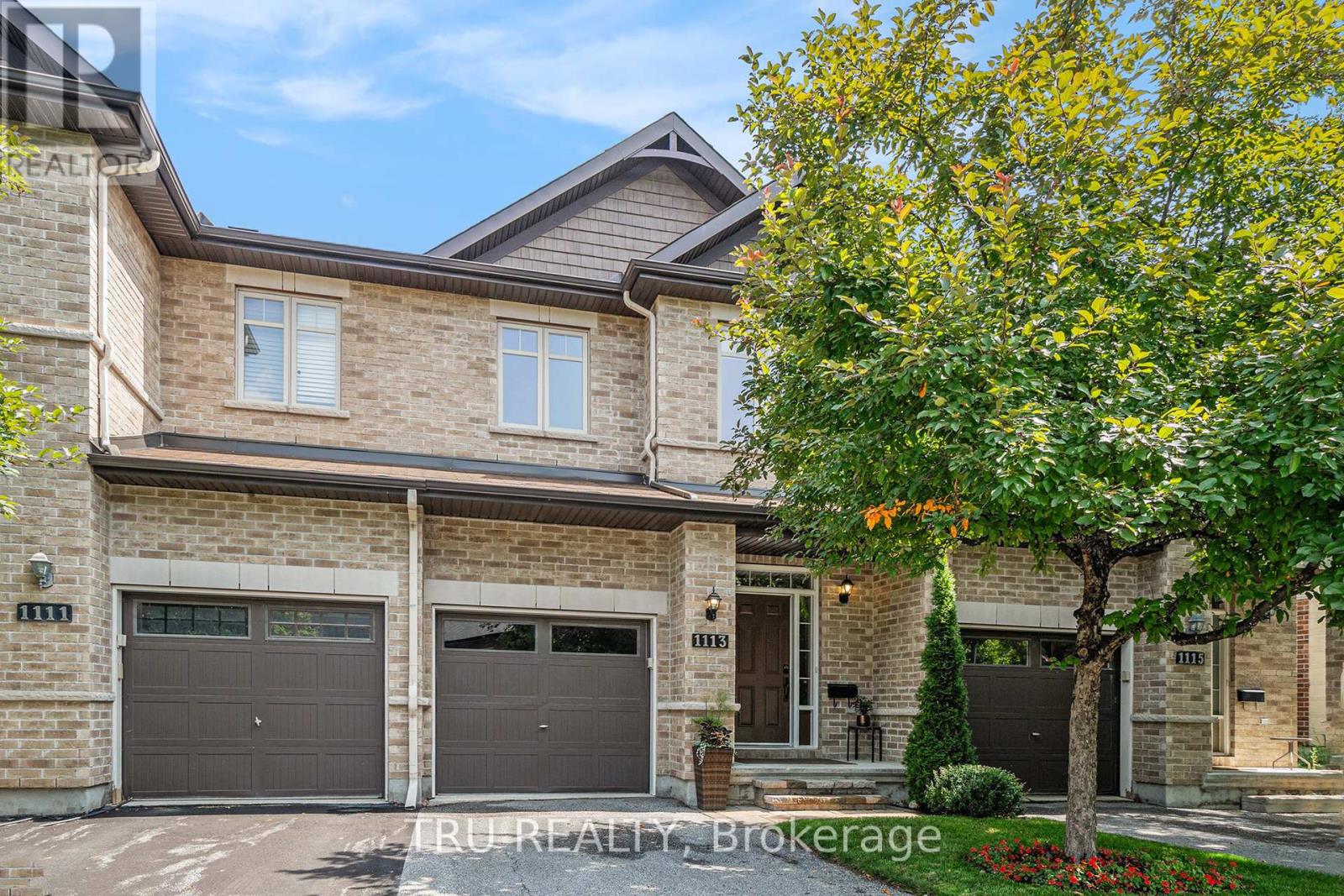 1113 Tischart Cres, Ottawa, ON K2T 0G7