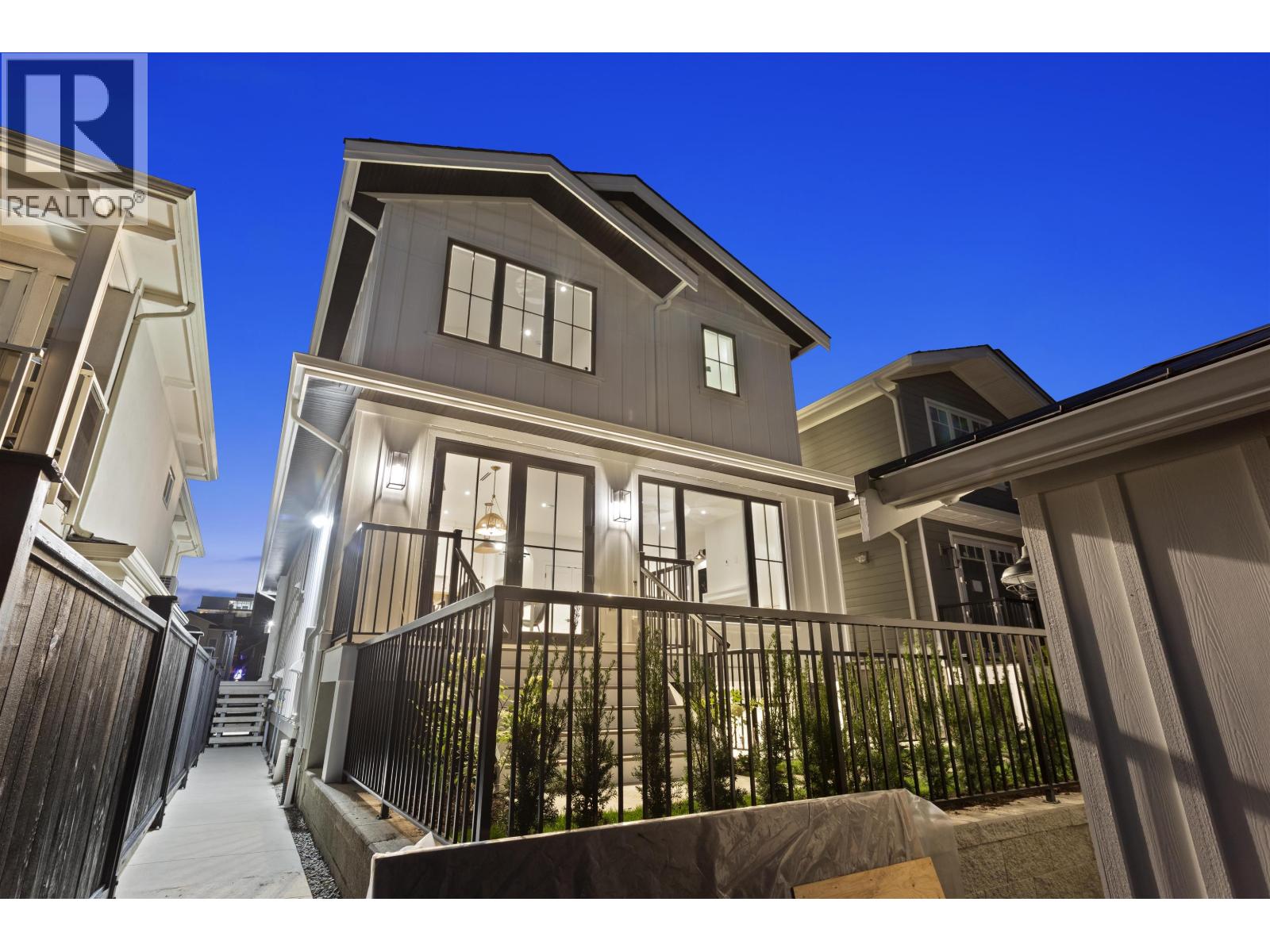 4315 Albert Street Unit 2, Burnaby, BC V5C 2E9