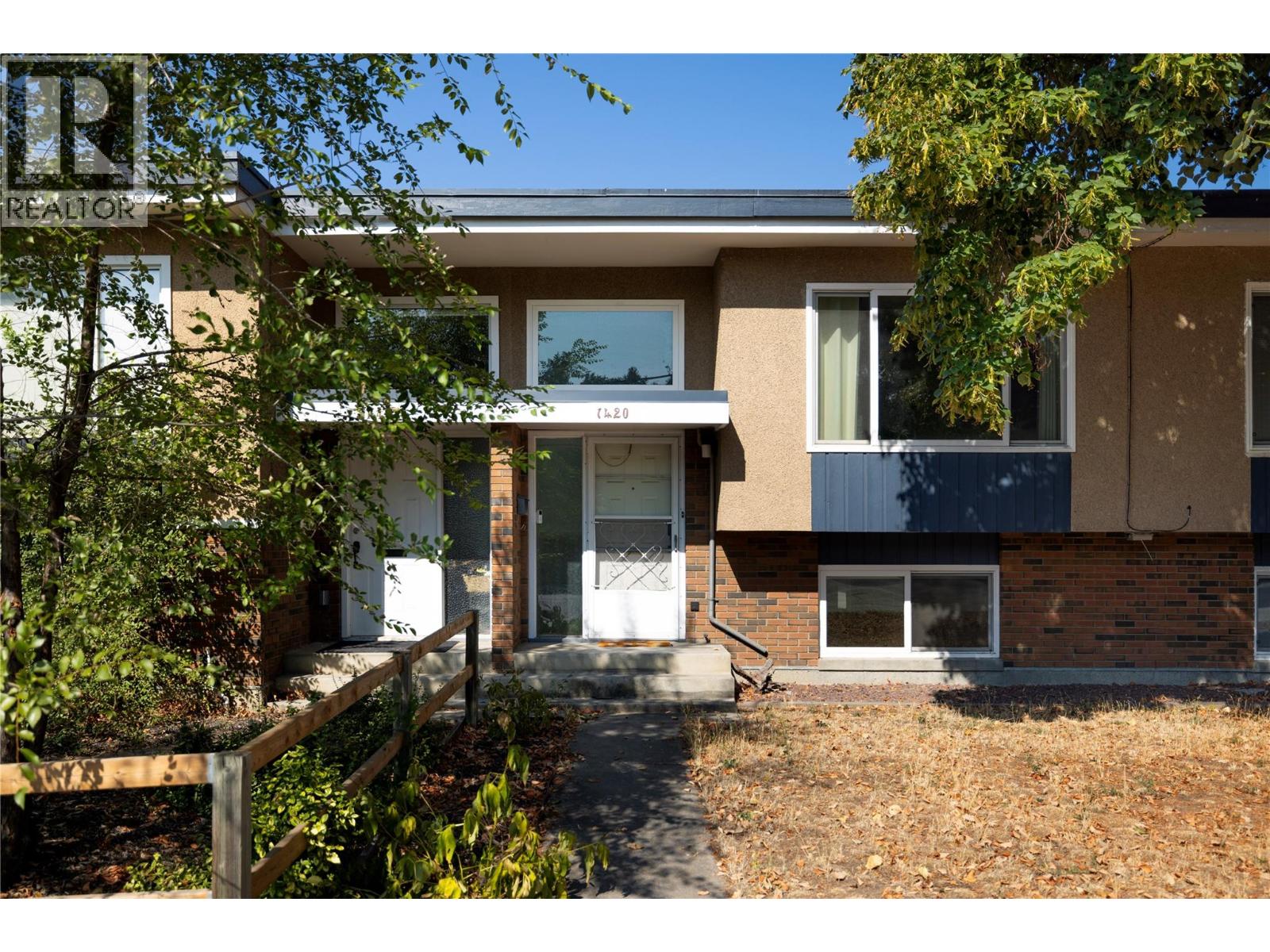 1420 Bernard Ave, Kelowna, BC V1Y 6R7
