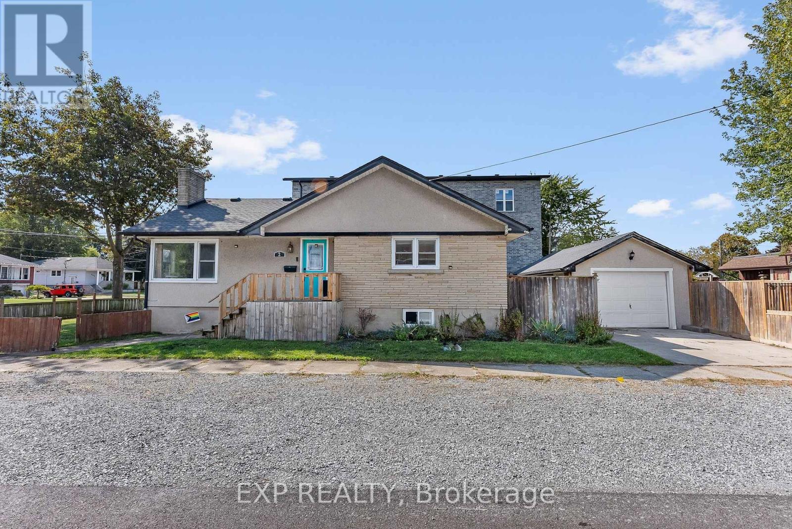 2 Homewood Ave, Port Colborne, ON L3K 5L5