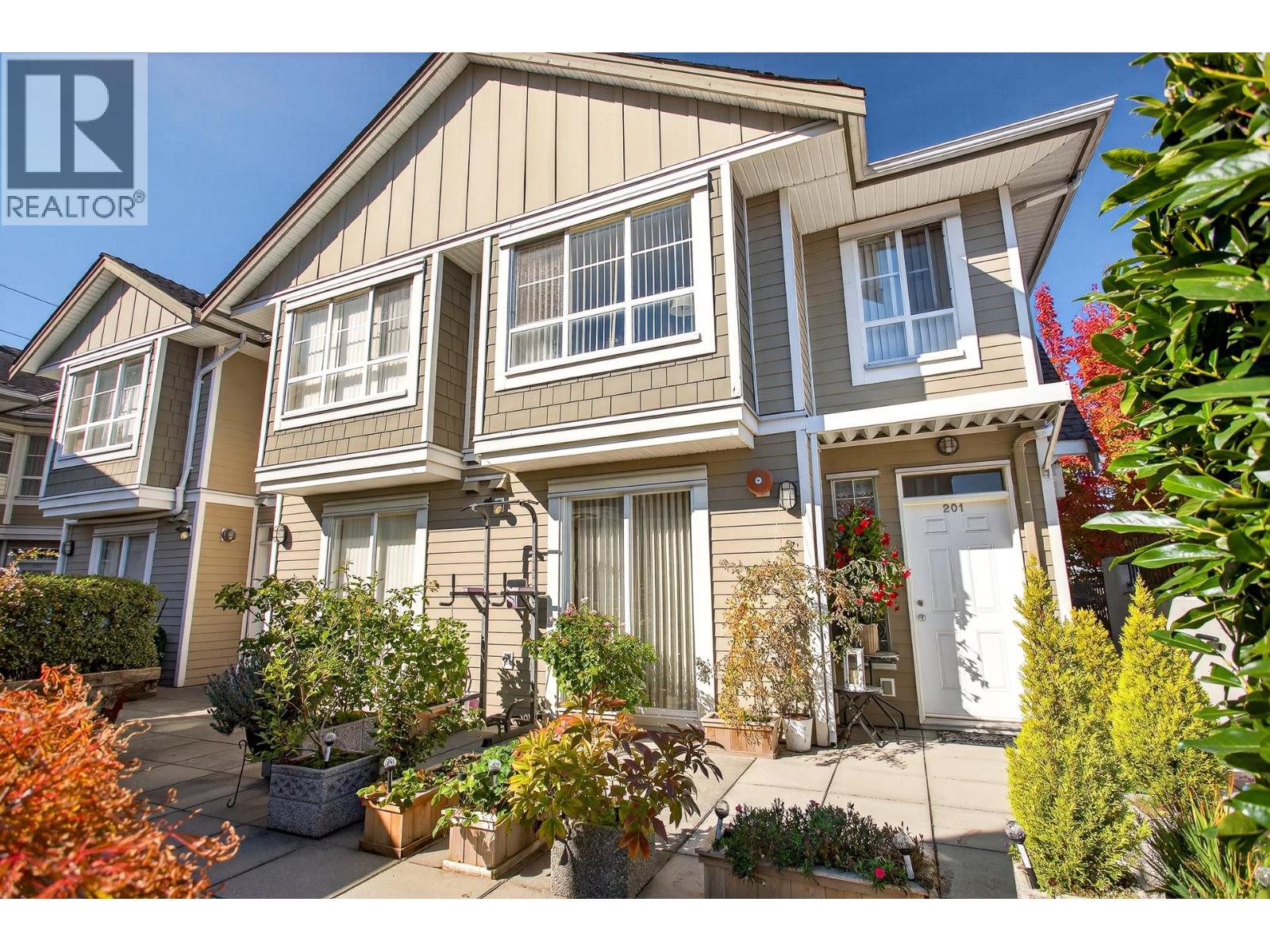 815 First Street Unit 201, New Westminster, BC V3L 2H7