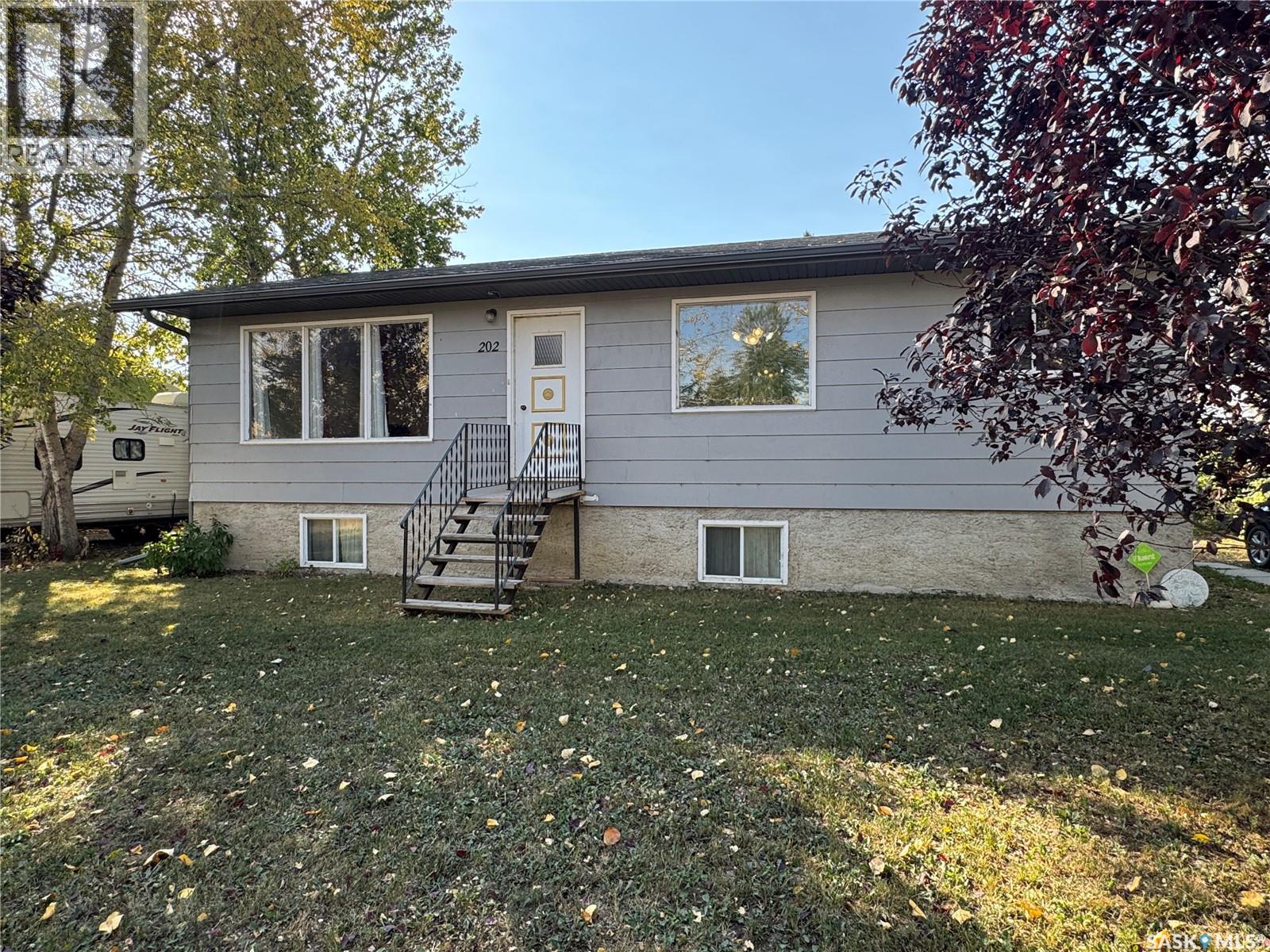 202 4 Avenue, Landis, SK S0K 2K0