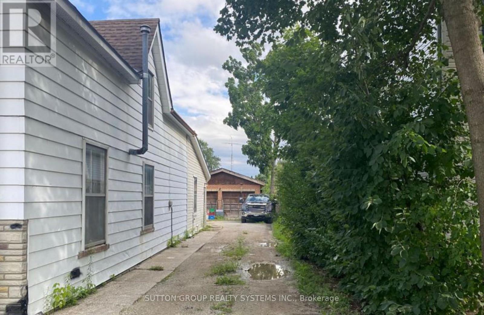 392 Pearl St, Milton, ON L9T 1M8