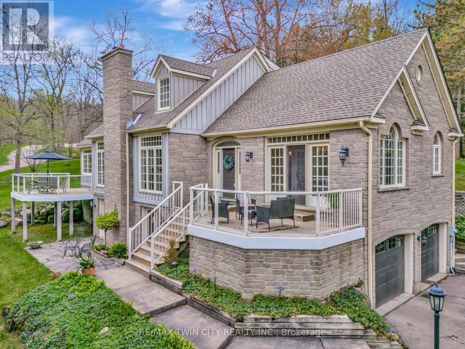 1298 W River Rd, Cambridge, ON N1R 5S5