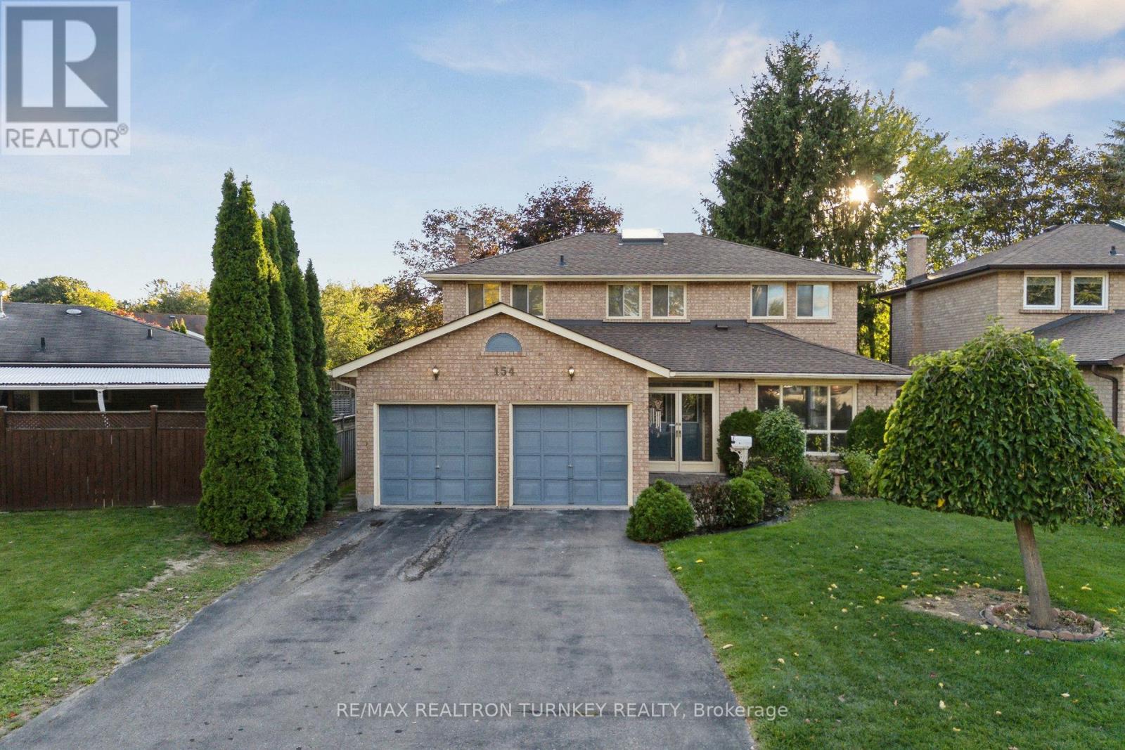 154 Meadowbank Rd, Newmarket Huron Heights-leslie Valley, ON L3Y 4Y2