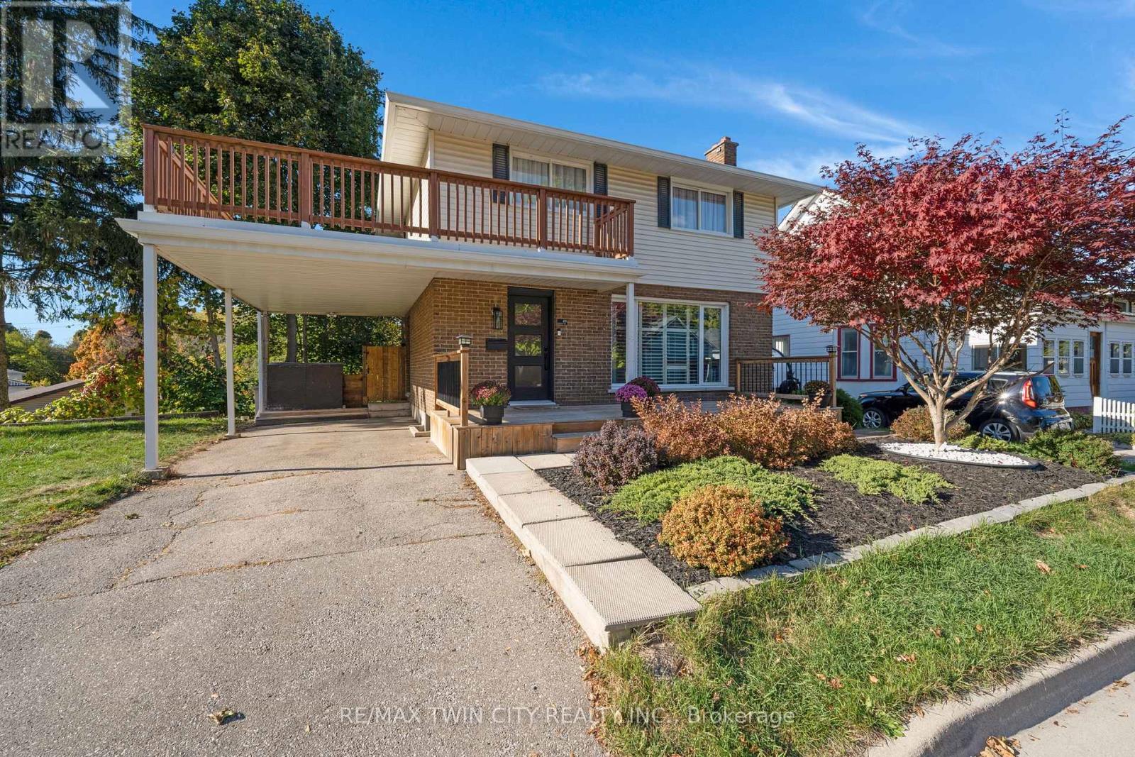 49 Bergey St, Cambridge, ON N3C 1P7