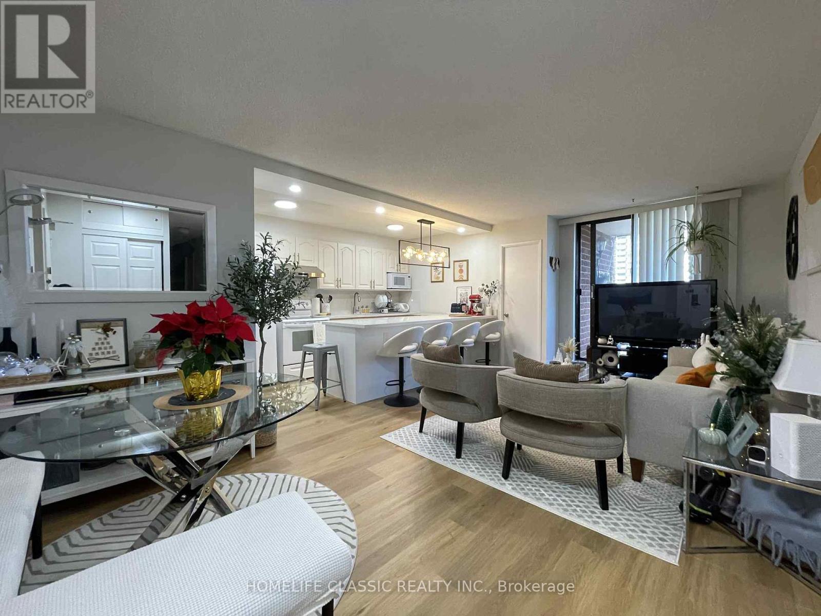 603 90 Ling Rd, Toronto, ON M1E 4Y3