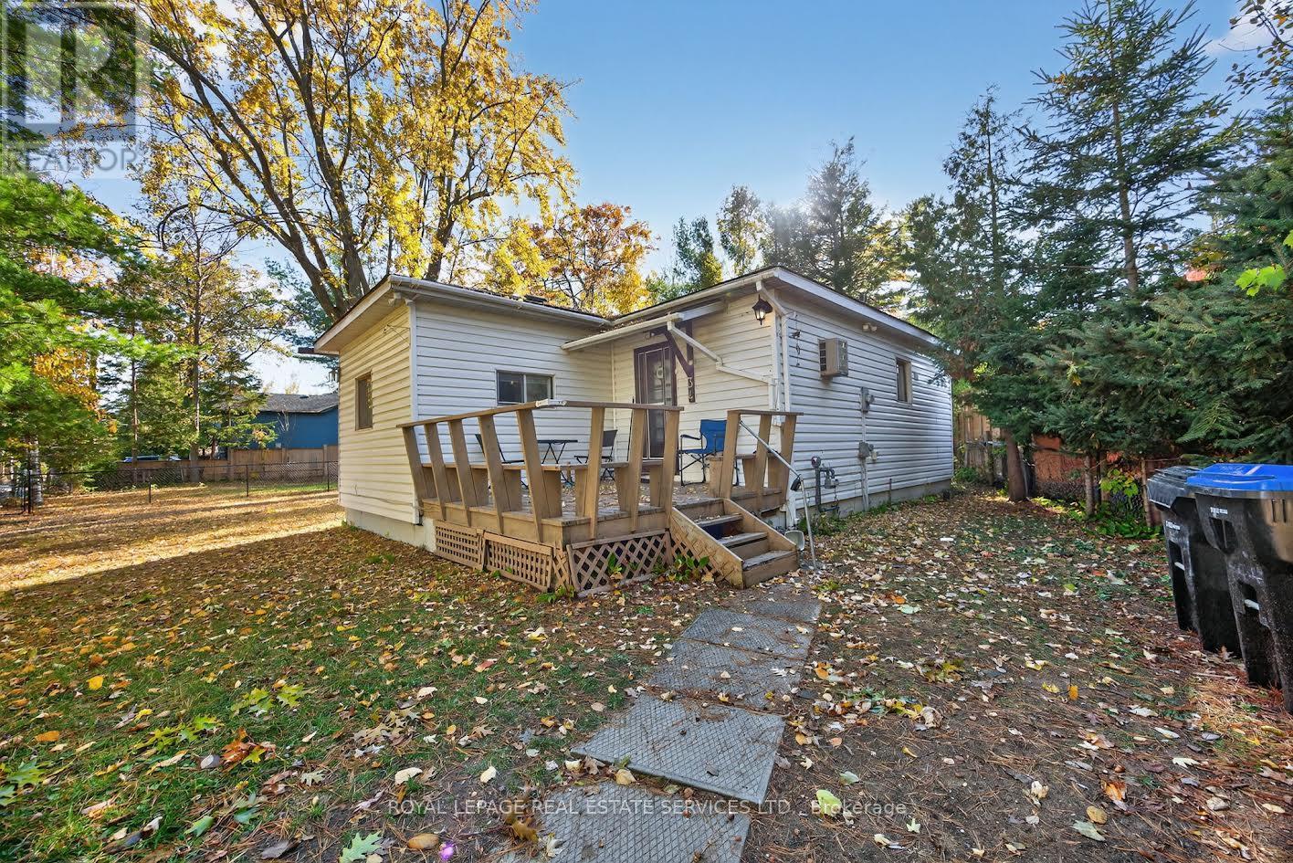 34 Nancy St, Wasaga Beach, ON L9Z 2K5