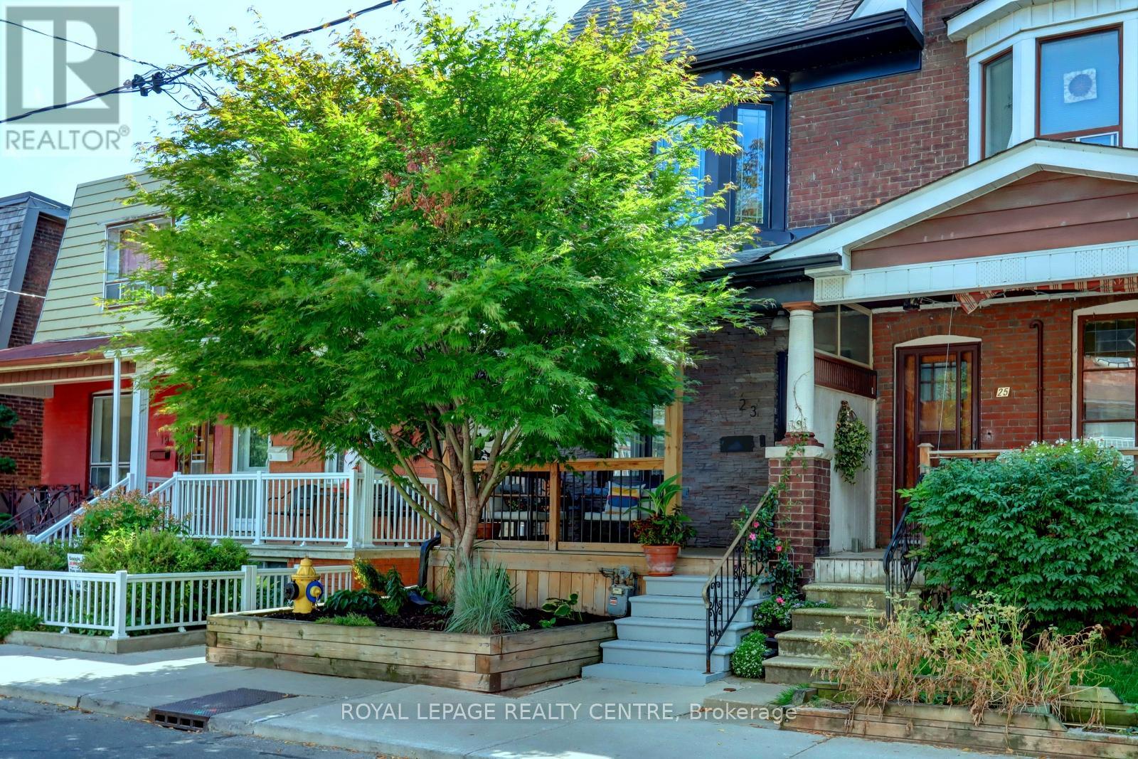 23 Wyndham St, Toronto, ON M6K 1R8