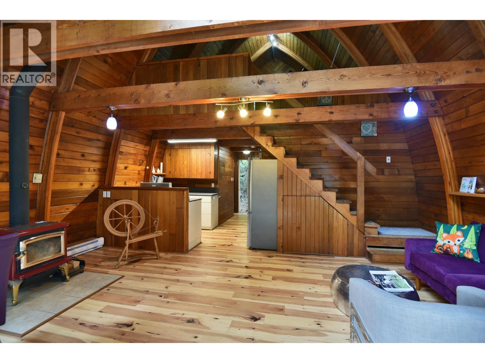 5569 Sans Souci Rd, Halfmoon Bay, BC V7Z 1B6