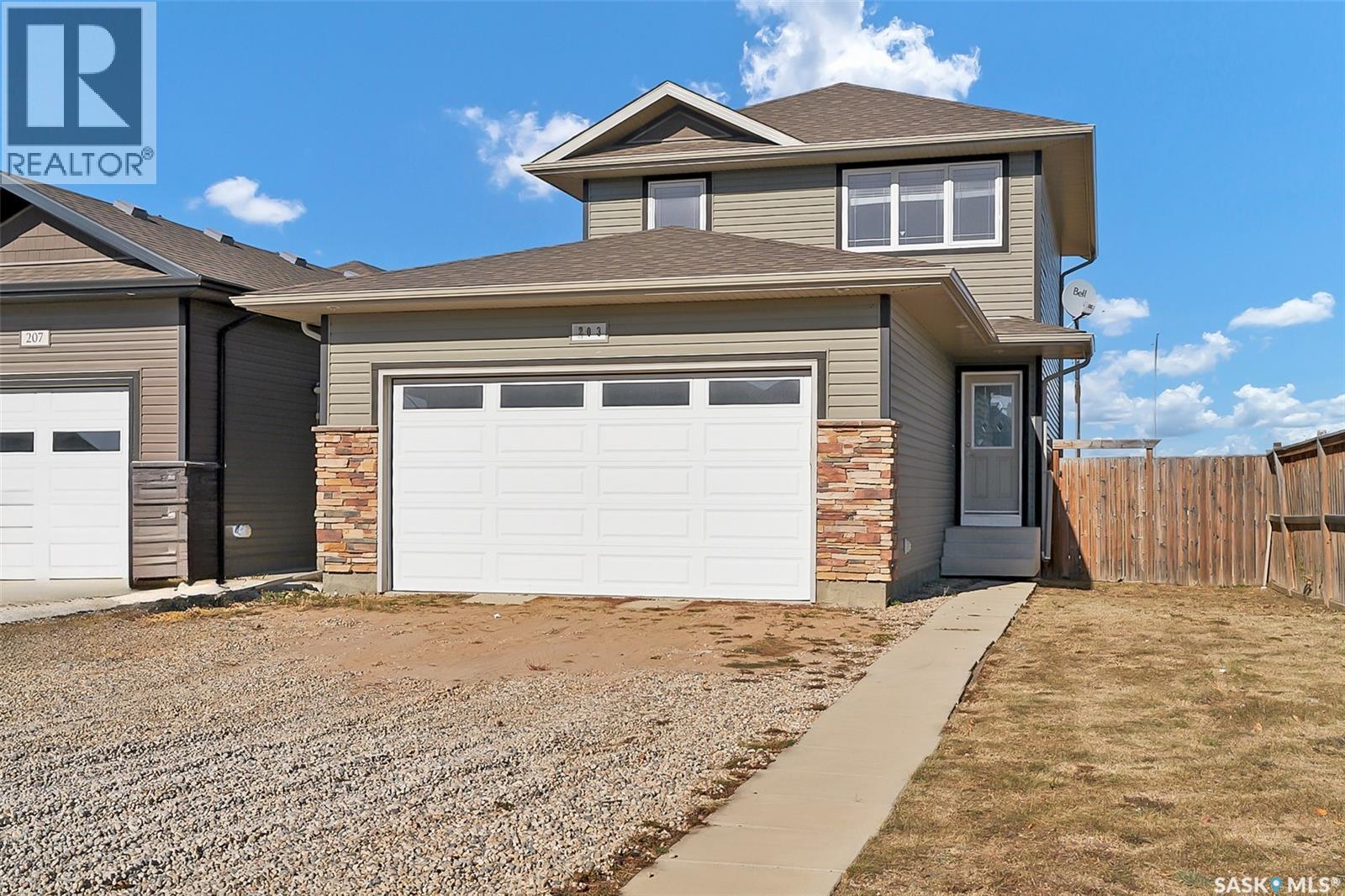 203 Henick Cres, Saskatoon, SK S7R 0J9
