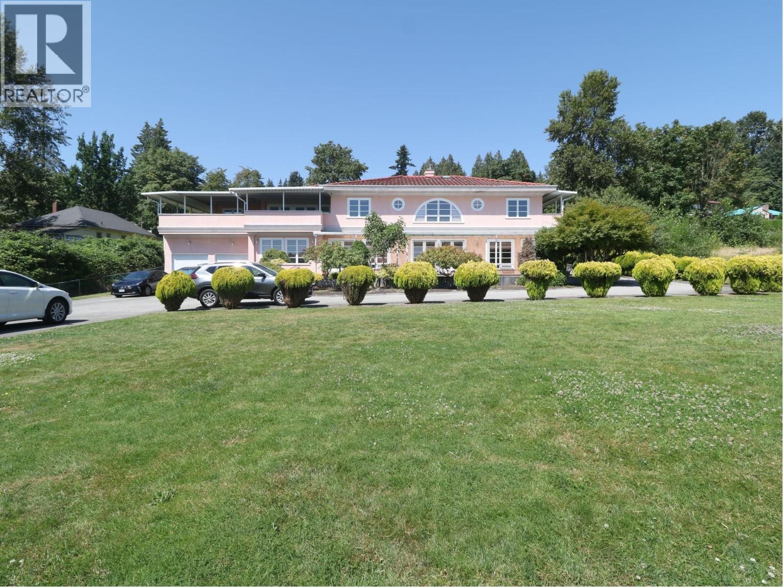 4828 Marine Dr, Burnaby, BC V5J 3G6