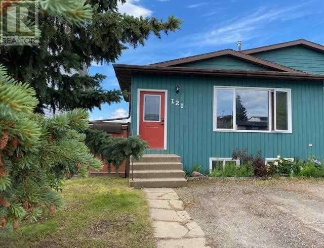 121 Sutherland Ave, Hinton, AB T7V 1L1