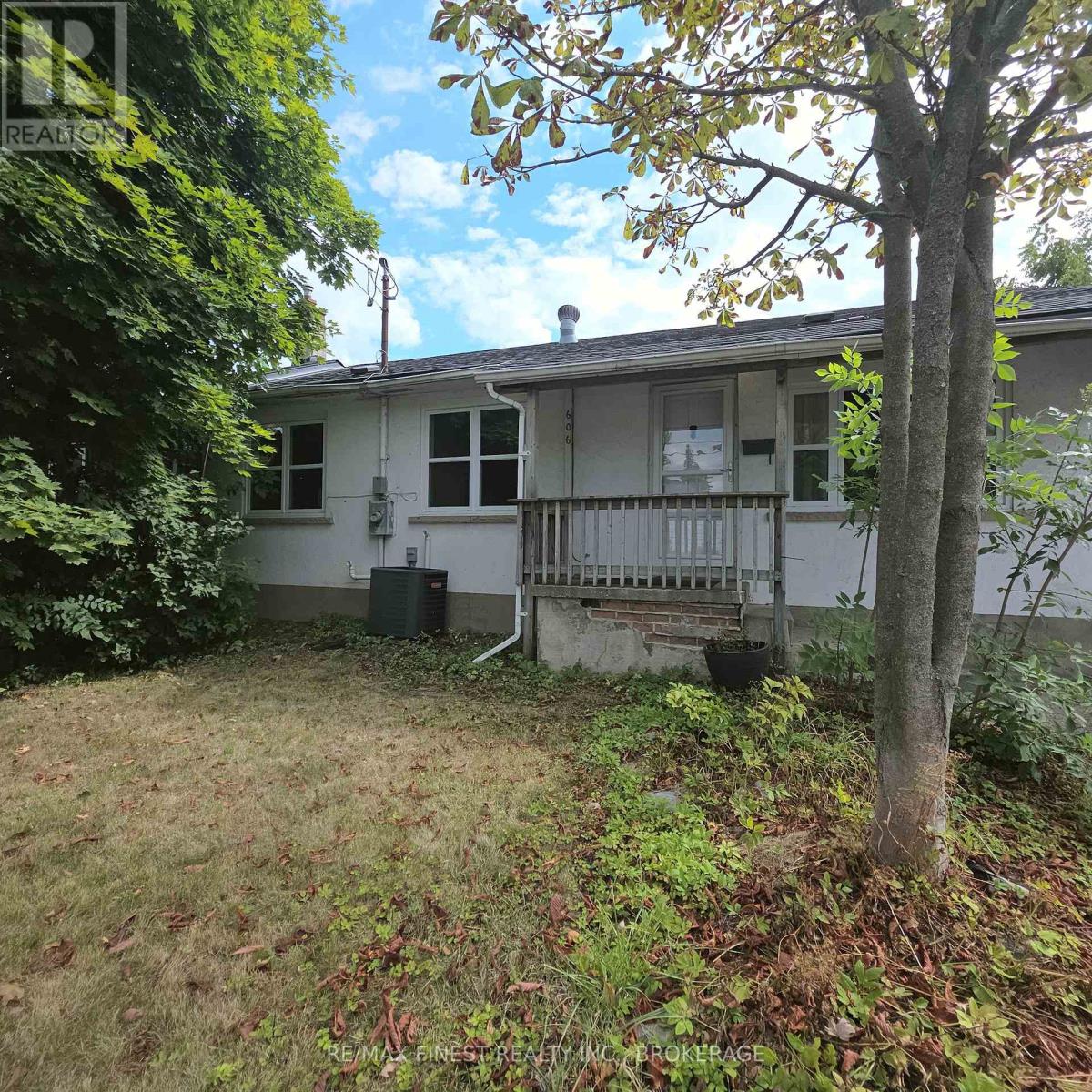 606 Brock St, Kingston, ON K7L 1V5