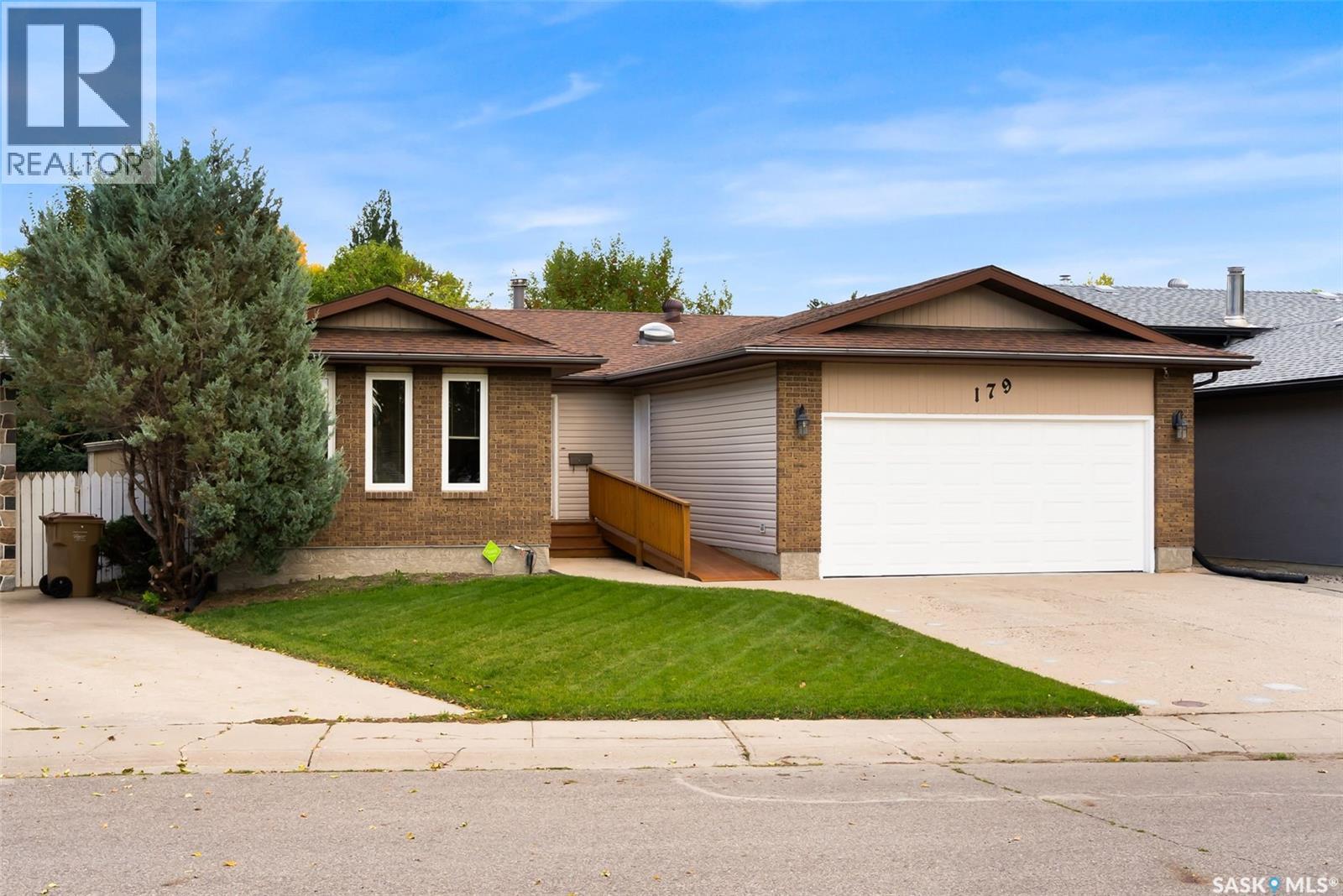 179 Mcinnis Cres, Regina, SK S4R 3E9