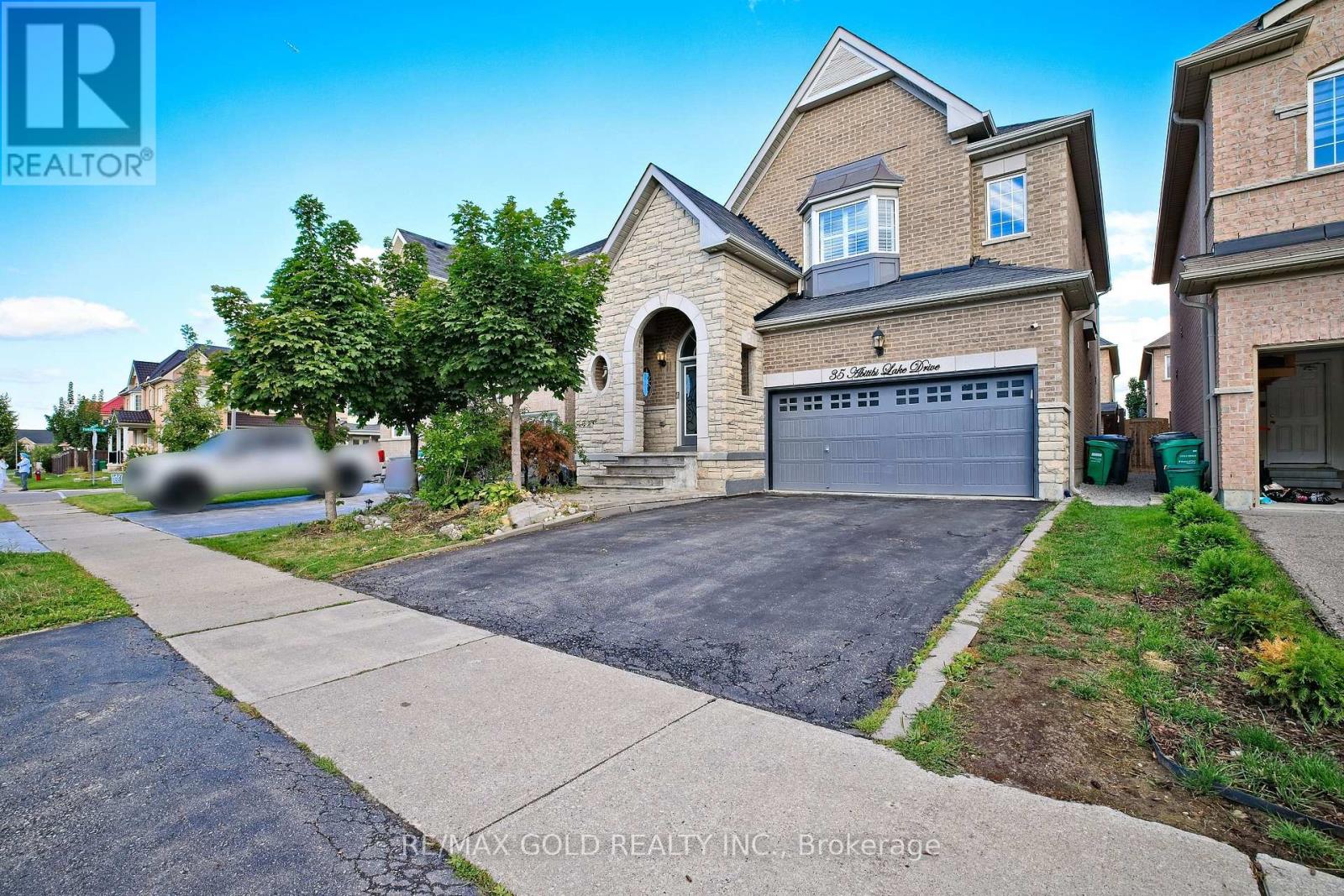 35 Abitibi Lake Dr, Brampton, ON L6R 0B7