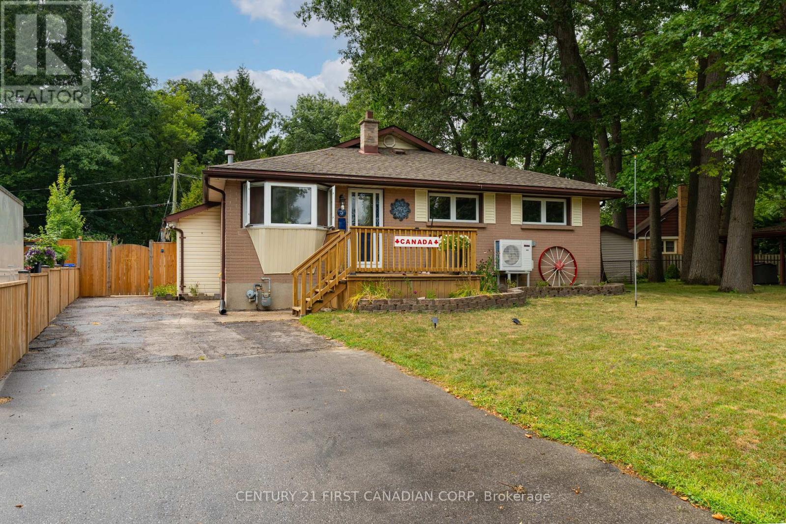 5 Strathcona Dr, London, ON N5W 1P7