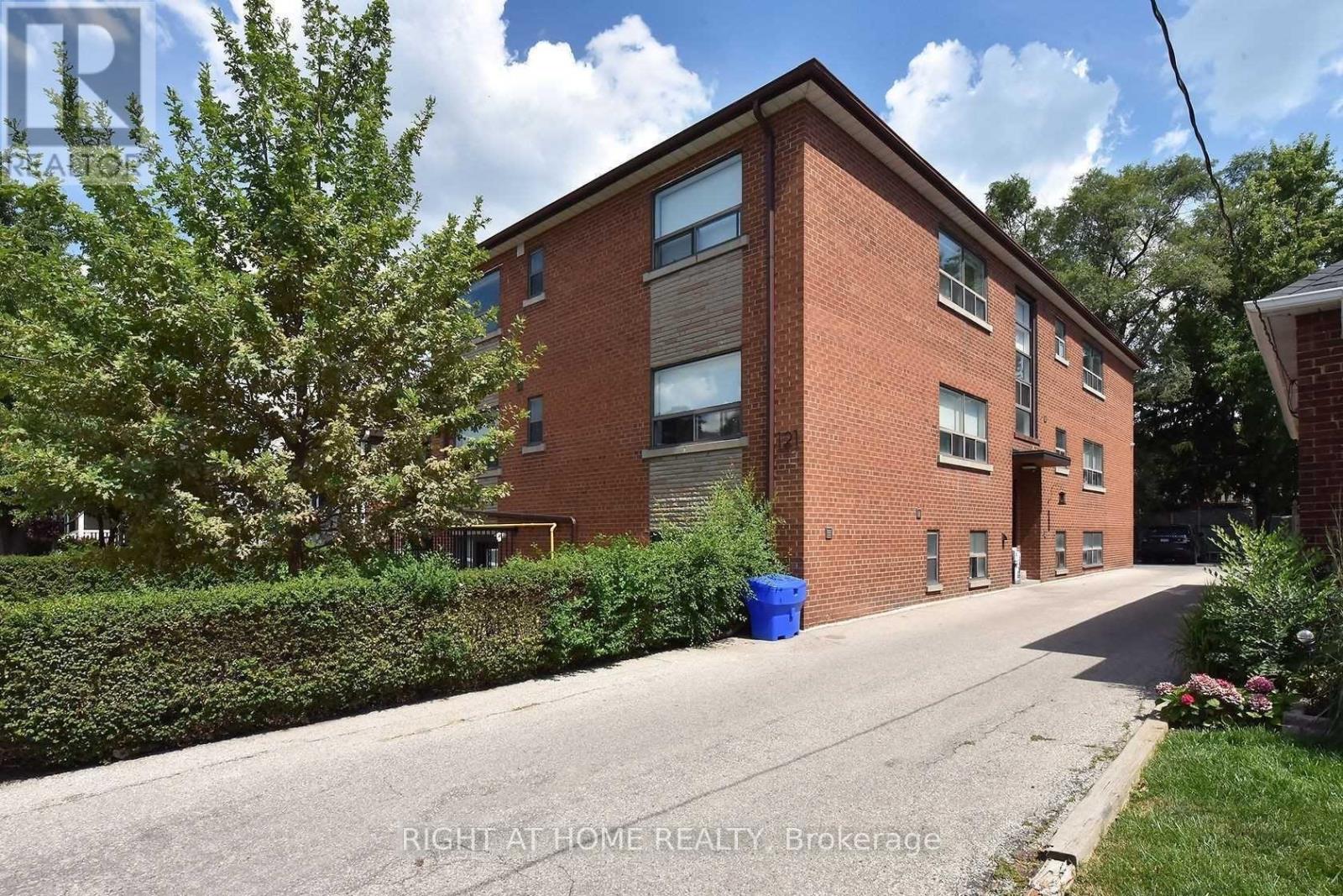 121 Fourth St, Toronto, ON M8V 2Y6
