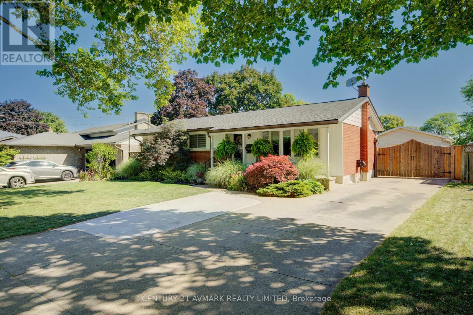 10 Royale Rd, St. Catharines Lakeport, ON L2N 3X9