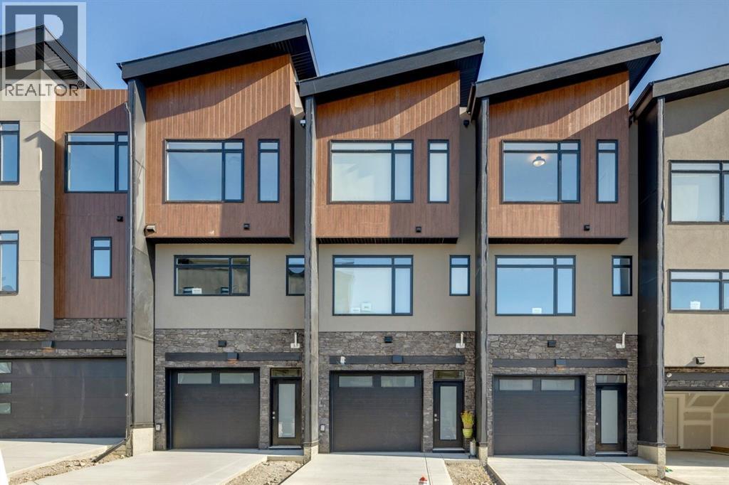 85 Royal Elm Grn NW, Calgary, AB T3G 0G8