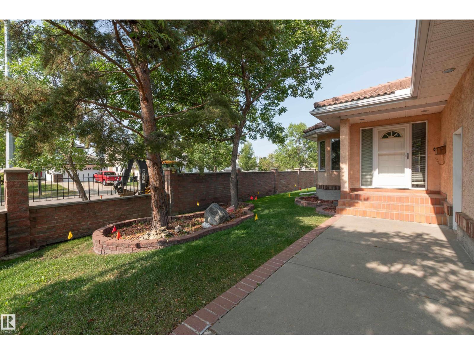 67 Nottingham Bv, Sherwood Park, AB T8A 5P1