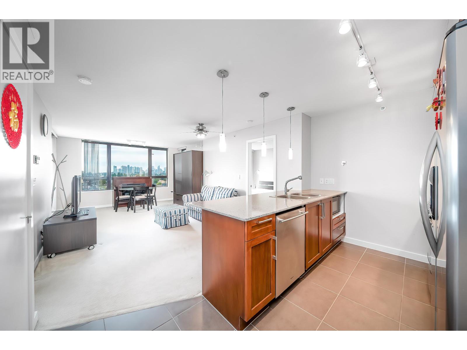 7088 Salisbury Avenue Unit 1205, Burnaby, BC V5E 0A4