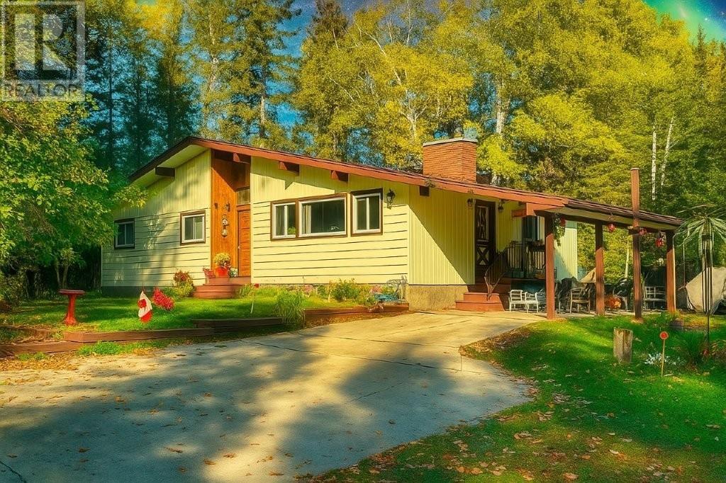 6018 Mapleward Rd, Thunder Bay, ON P7G 1L7