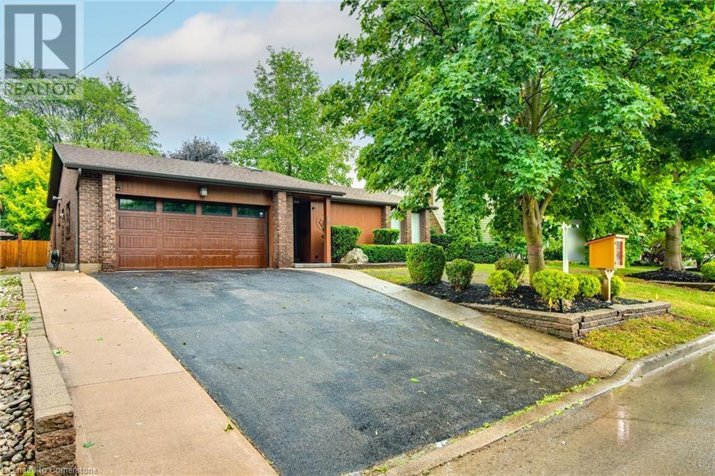 65 Hillcrest Ave, St. Catharines, ON L2R 4Y4
