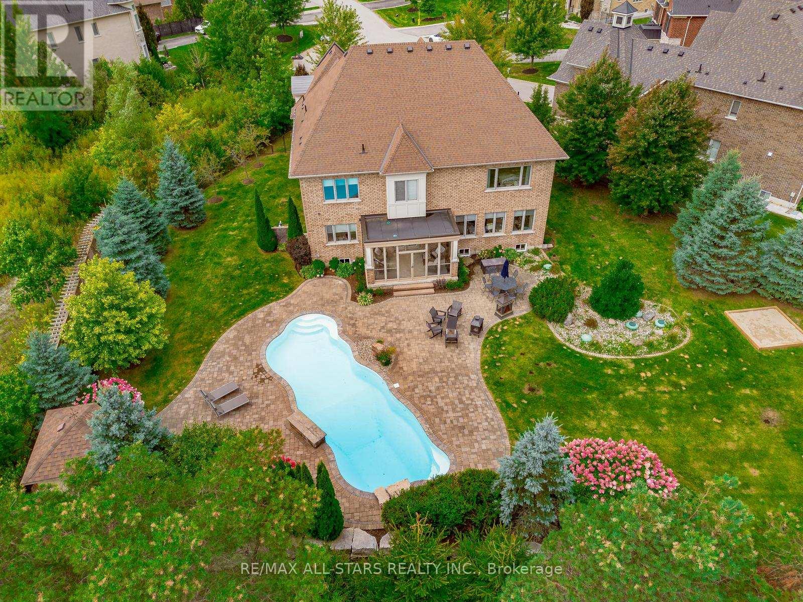 35 Somer Rumm Ct, Whitchurch-stouffville Ballantrae, ON L4A 1X8