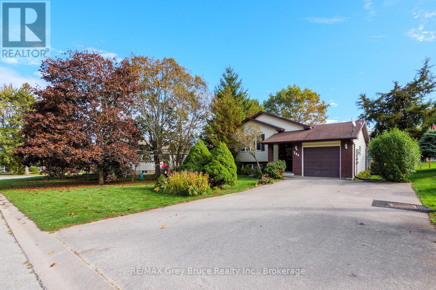 349 Taylor St, South Bruce Peninsula, ON N0H 2T0