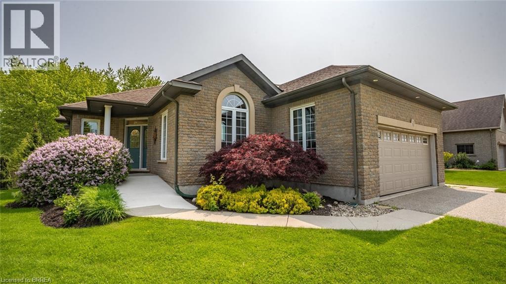 2 Hunter Dr S, Norfolk County, ON N0E 1M0