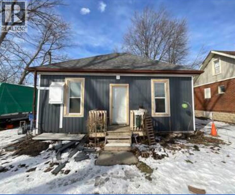 257 Park Ave W, Chatham, ON N7M 1W3