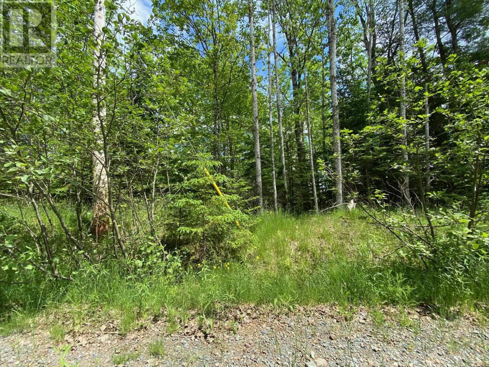 2 Butler Rd, Lake Egmont, NS B0N 2H0