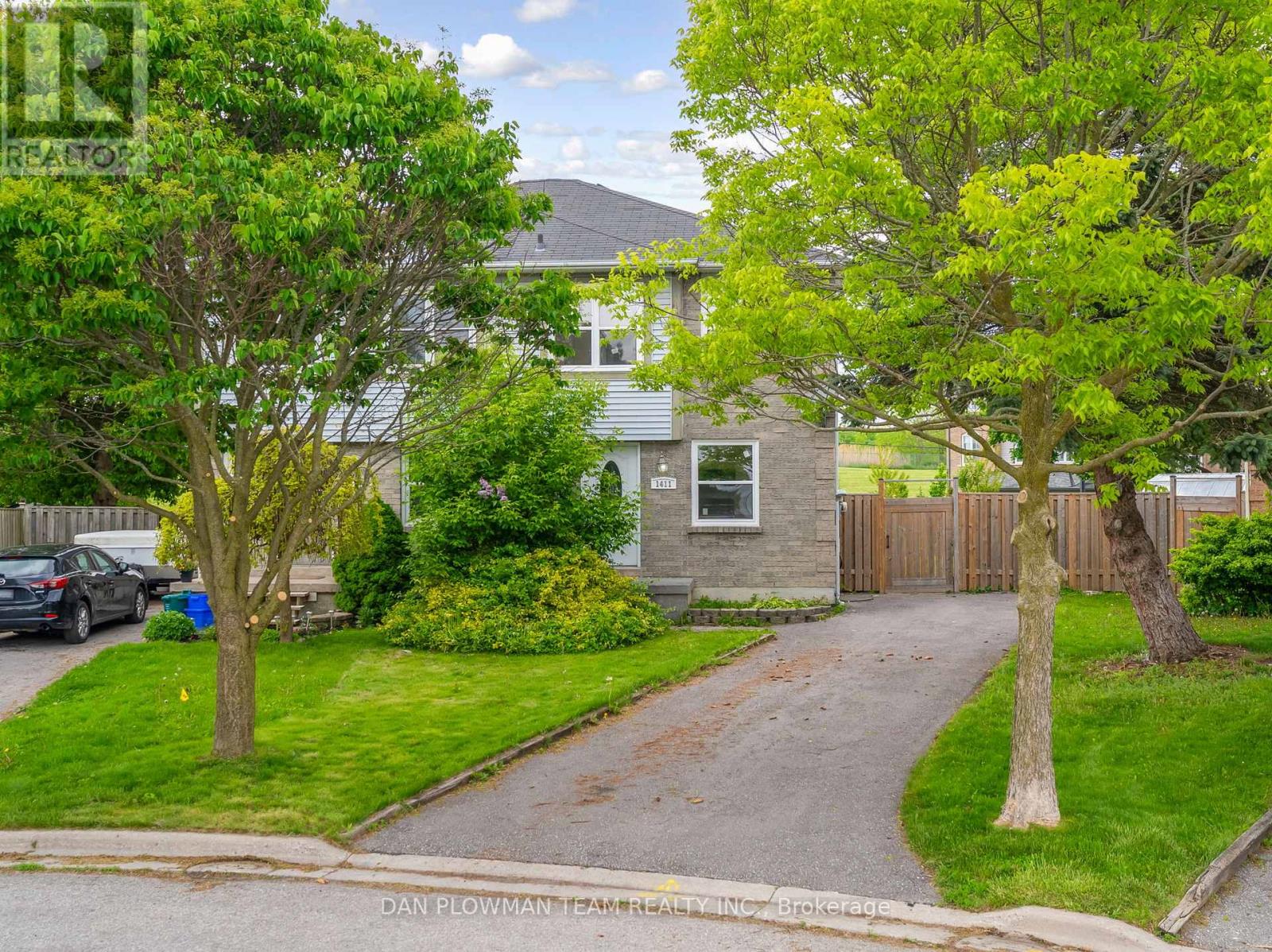 1411 Beaverbrook Ct, Oshawa, ON L1J 8L1