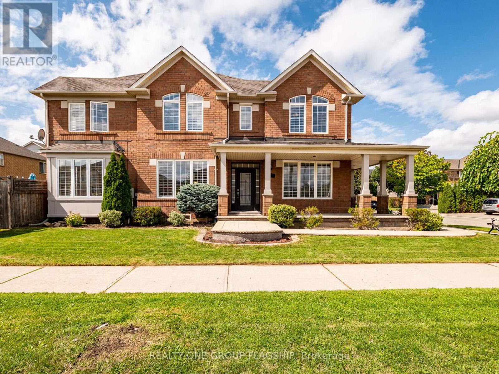 3855 Thomas St, Mississauga, ON L5M 7A6