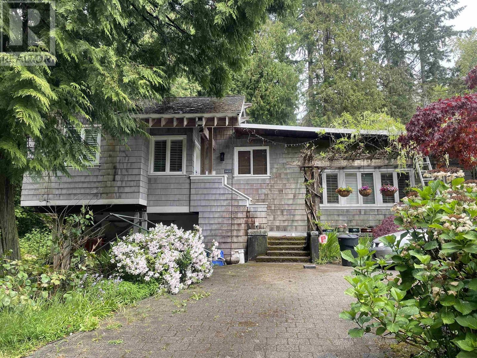 3937 Westridge Ave, West Vancouver, BC V7V 3H6