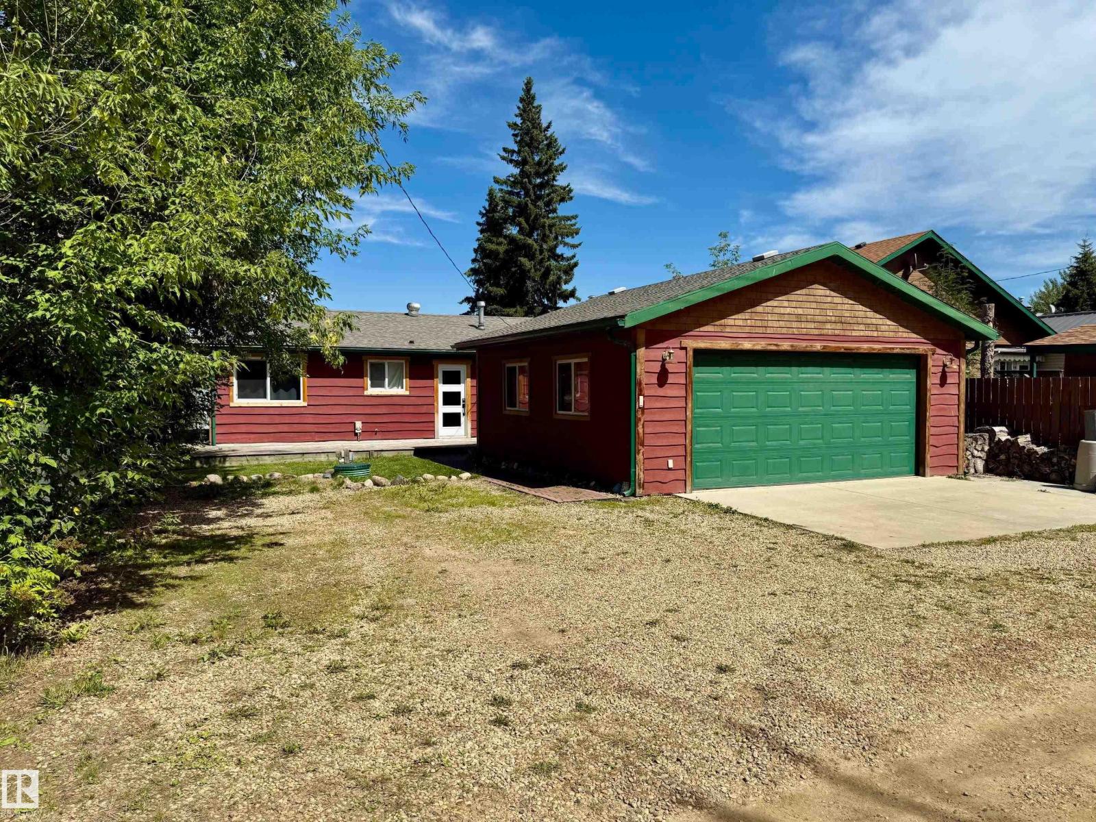 8 Lake Ave, Rural Wetaskiwin County, AB T0C 2V0