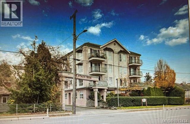 3133 Tillicum Rd Unit 104 Rd, Saanich, BC V9A 2B4